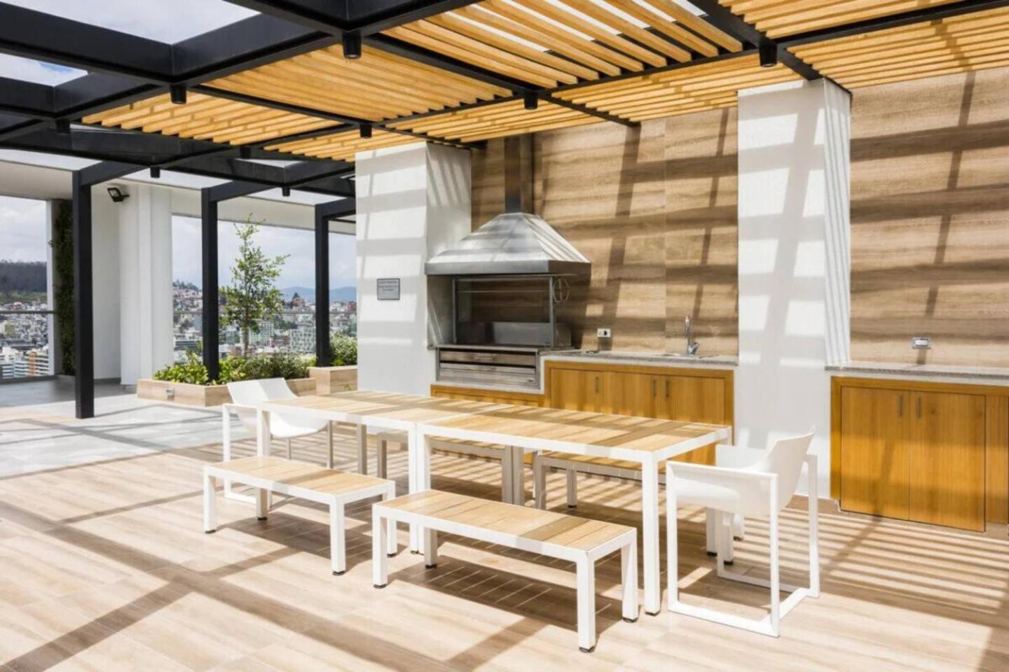 One Apartments 키토 외부 사진